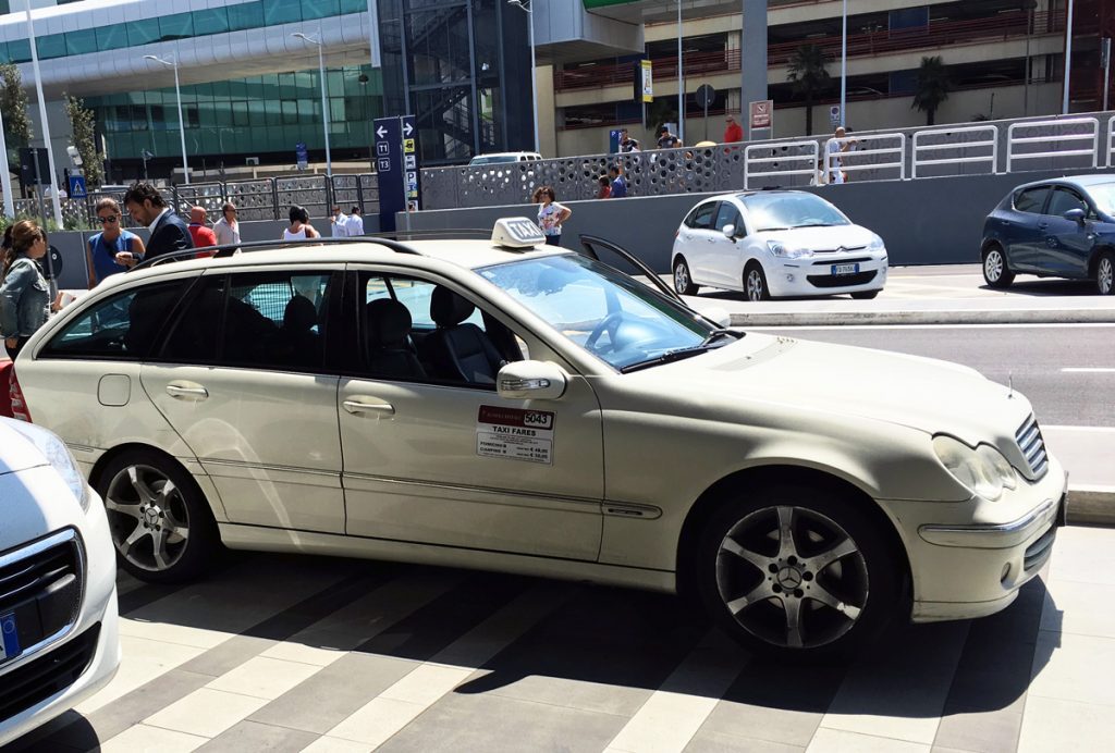 Fiumicino airport taxi