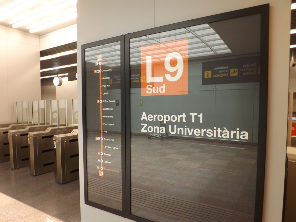 Barcelona Airport metro line display