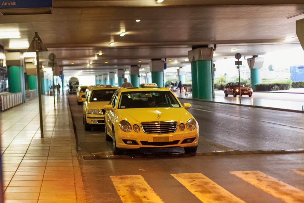 Athens airport taxis