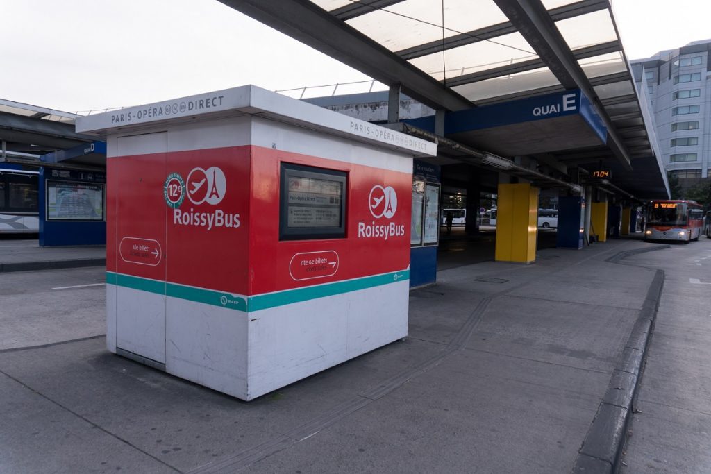 CDG airport RoissyBus ticket machine