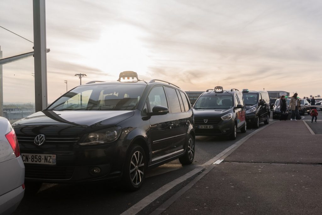 CDG airport taxis