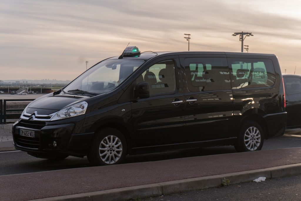 CDG airport minivan taxi