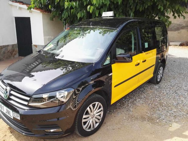 Barcelona airport taxi