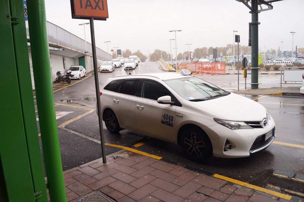 Linate Airport taxis offer rides from Milan Linate Airport to the city center
