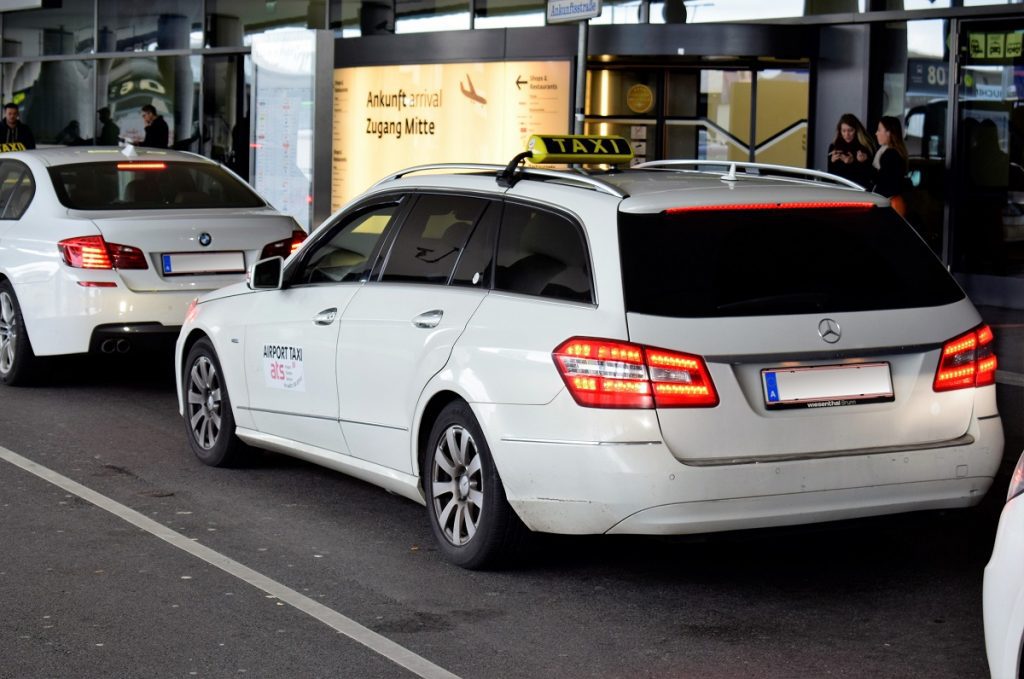 vienna airport taxi welcome pickups