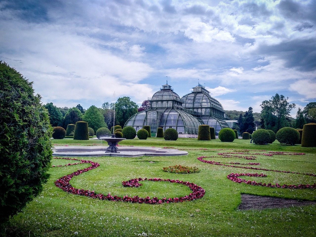 vienna schoenbrunn gardens