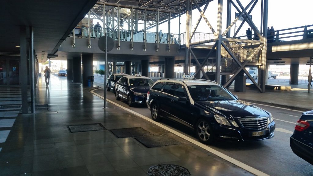 Macedonia airport taxis
