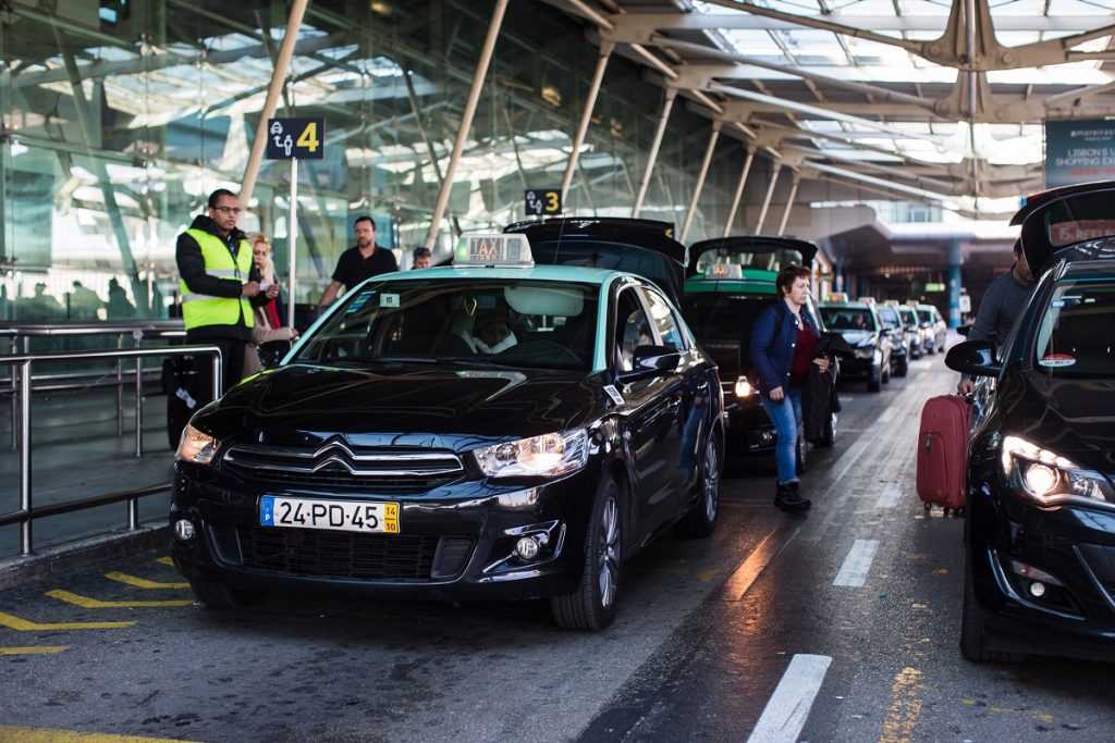 Getting from Lisbon Airport to Train Station