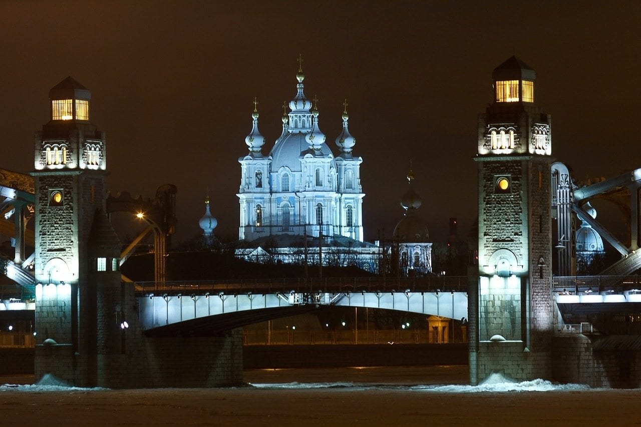 st petersburg bridges