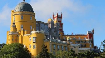 sites within an hour of lisbon portugal