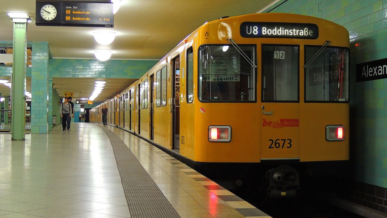  Berlin alexanderplatz station