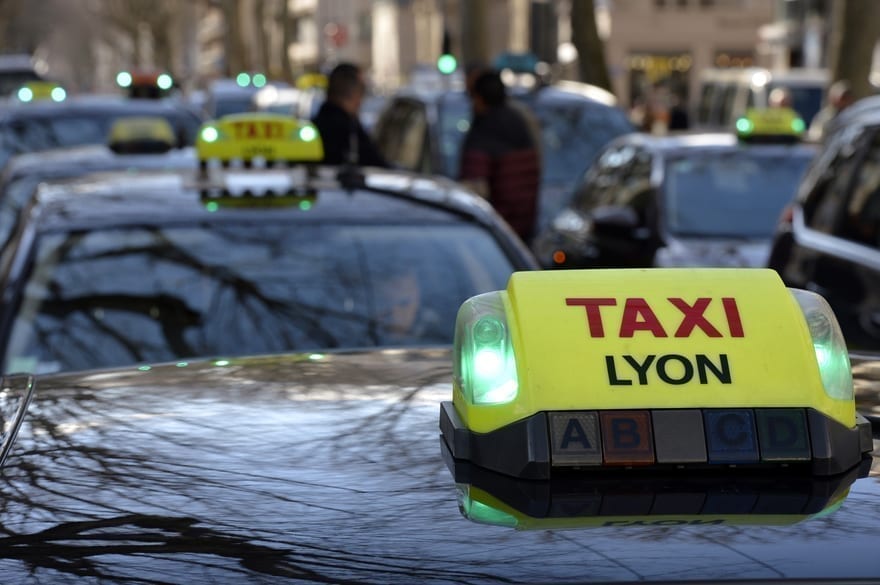 - Taxi Lyon