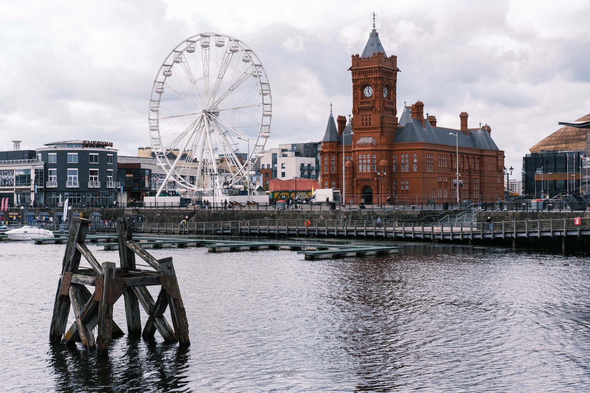 Family Fun Park at Cardiff Bay - Cardiff Bus