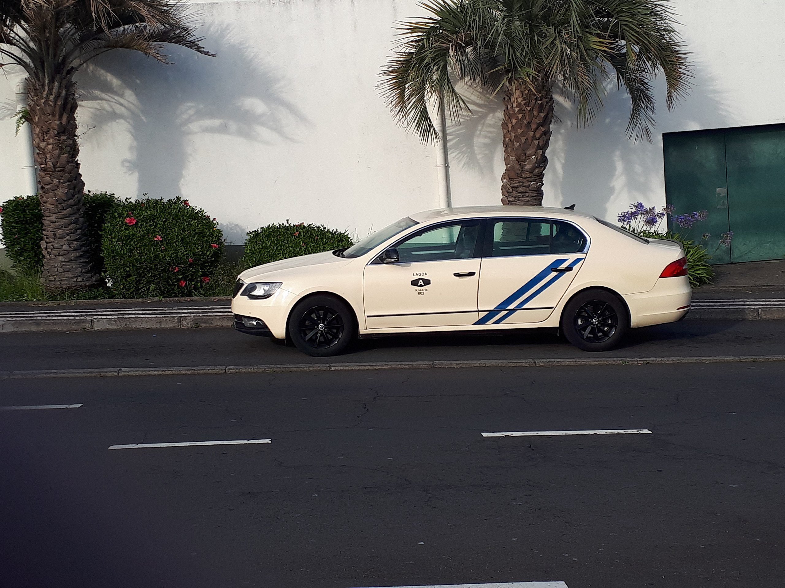 Ponta Delgada taxi - welcome pickups Ponta Delgada Airport taxi. Book your Ponta Delgada Airport to City Center Private Transfer with Welcome Pickups