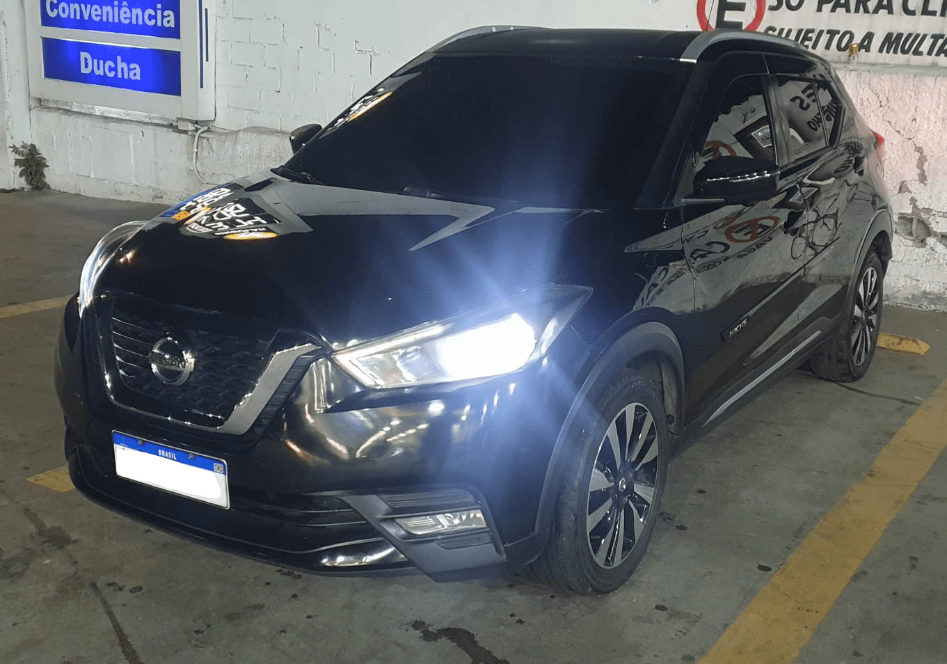 Sao Paulo Airport Taxi (Minavan) Welcome Pickups Front view of a black
