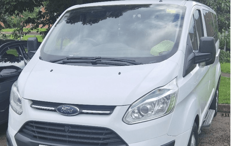Belfast Airport Taxi (Minivan) by Welcome Pickups Taxi from Belfast International Airport (Minivan)