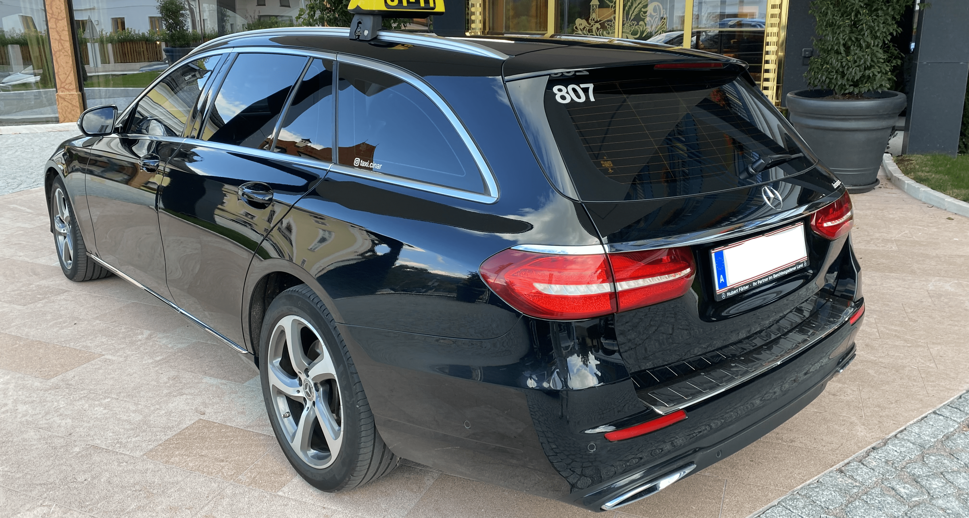 Salzburg Airport Taxi (Sedan)