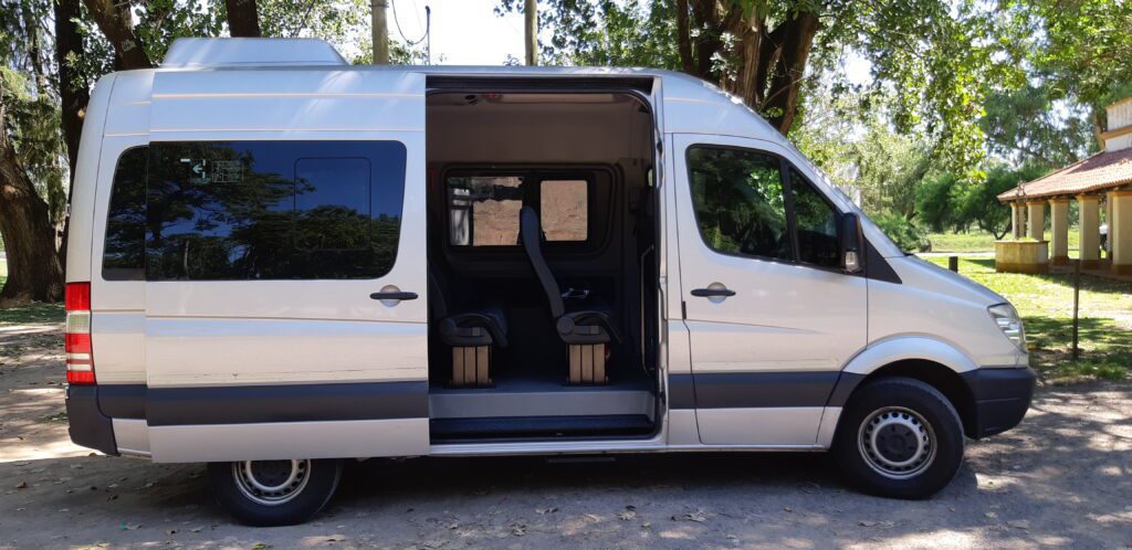 Minivan vehicle for private transfer in Buenos Aires
