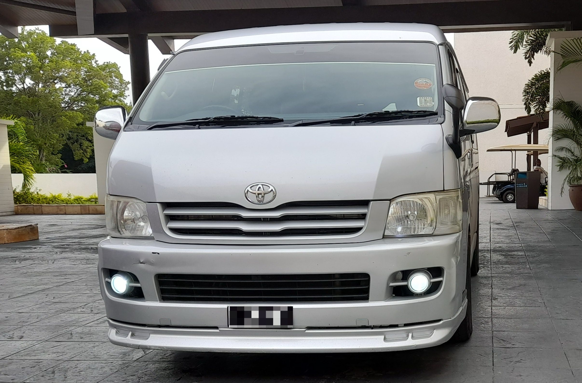 St. Lucia Airport Taxi (Minivan) - Welcome Pickups Gray St. Lucia Airport Taxi (Minivan)