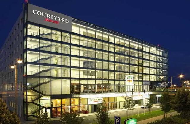 Exterior of Courtyard by Marriott next to Prague Airport.