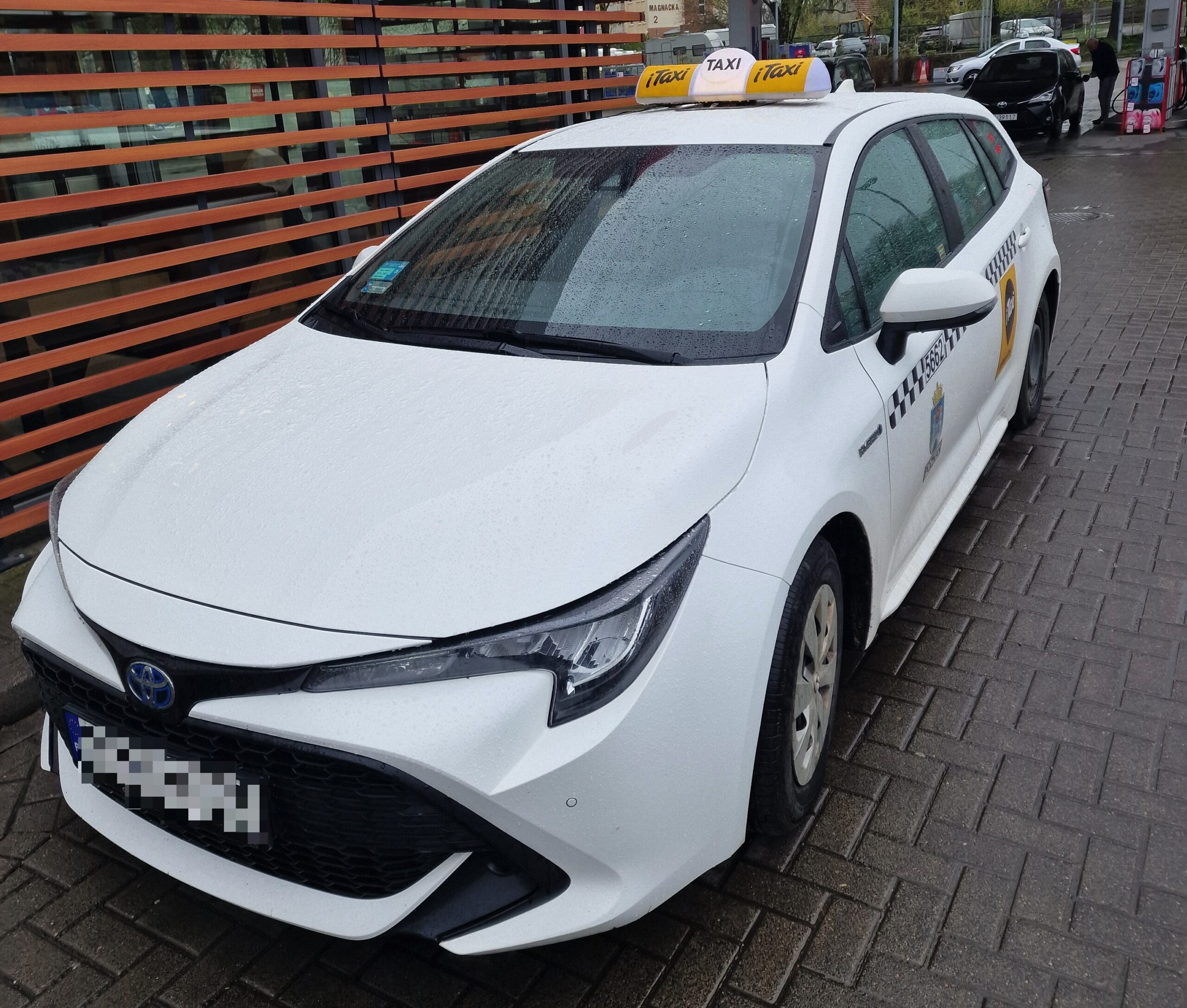 poznan airport taxi (Sedan)