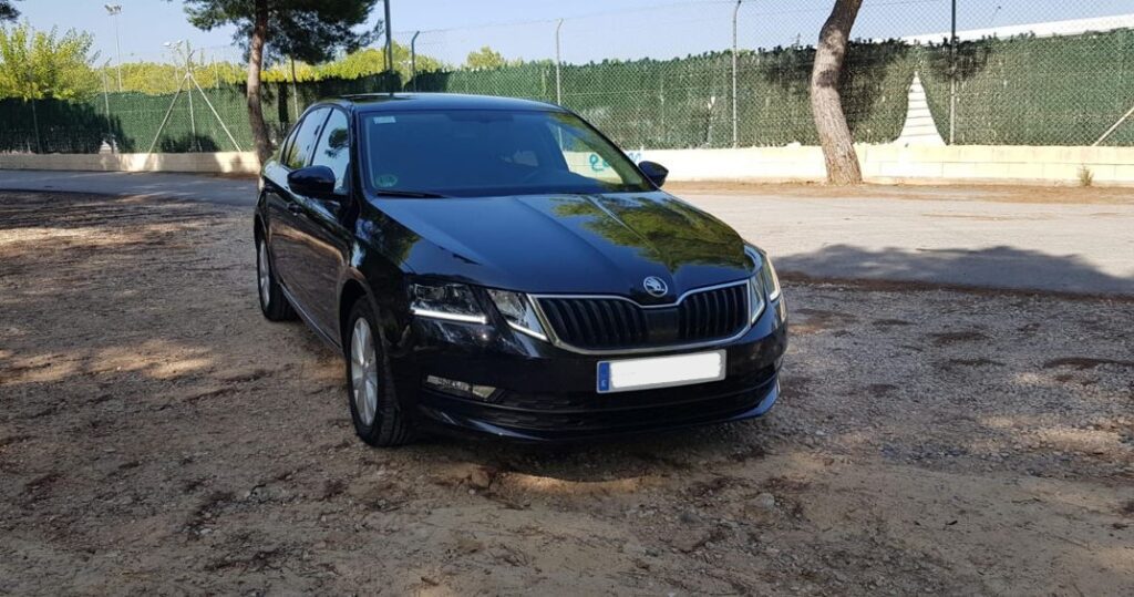 Sedan Alicante Airport transfers with Welcome Pickups
