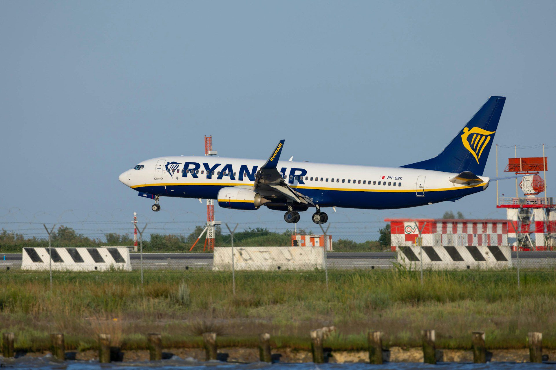 venice-m-polo-airport-terminal-departures