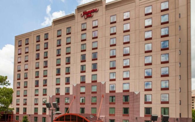 hampton-inn-new-york-laguardia-airport-hotel
