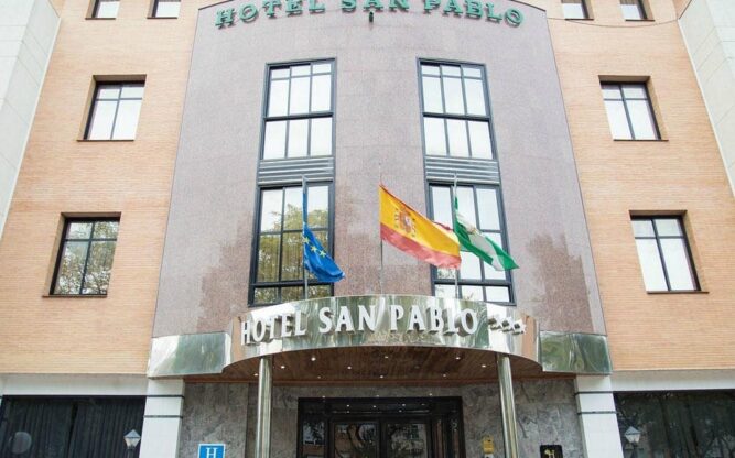 hotel San Pablo Sevilla airport