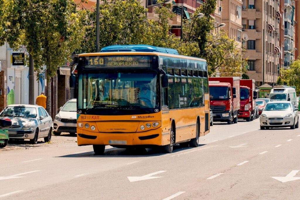 Valencia Airport to city bus 150