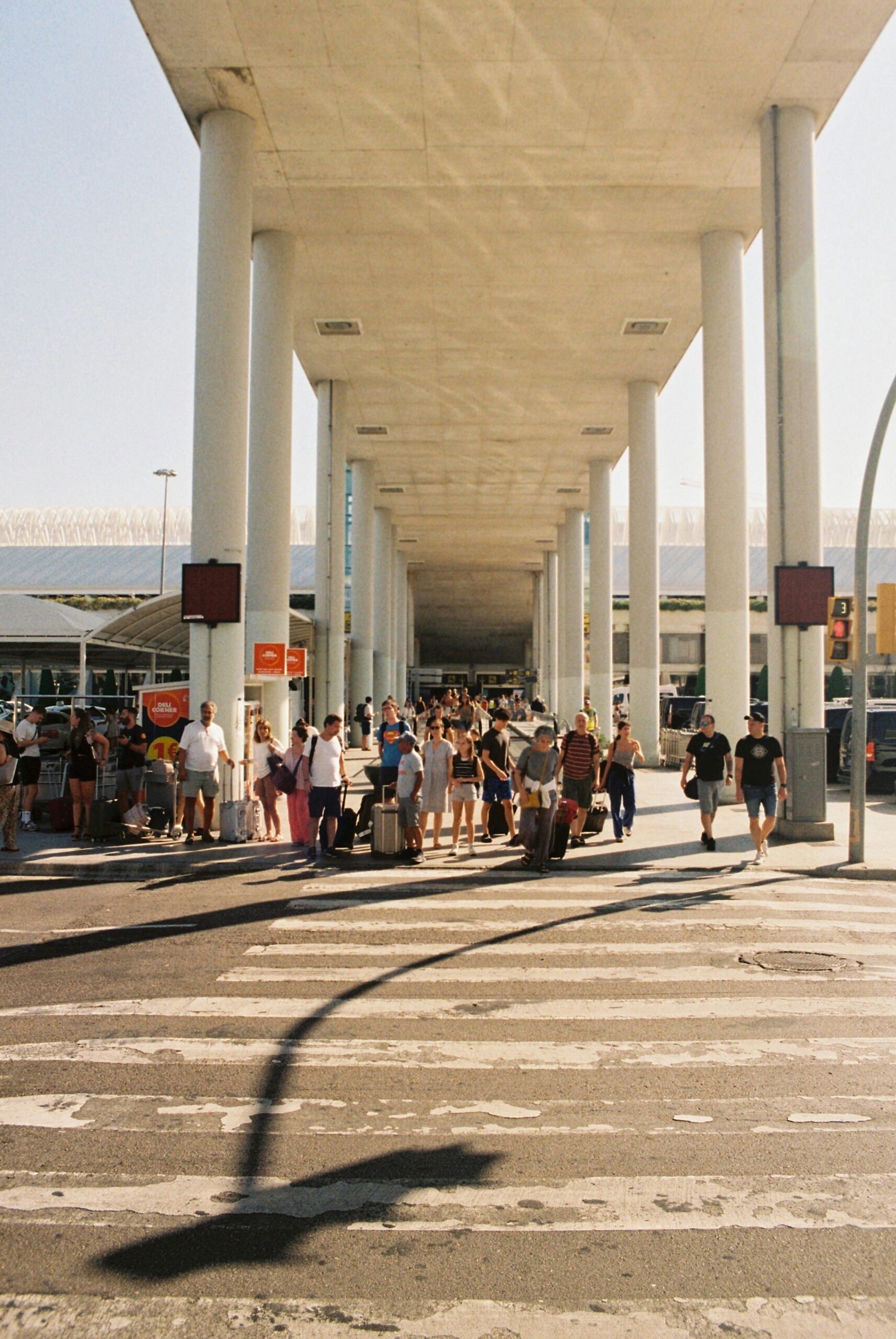 valencia airport arrivals
