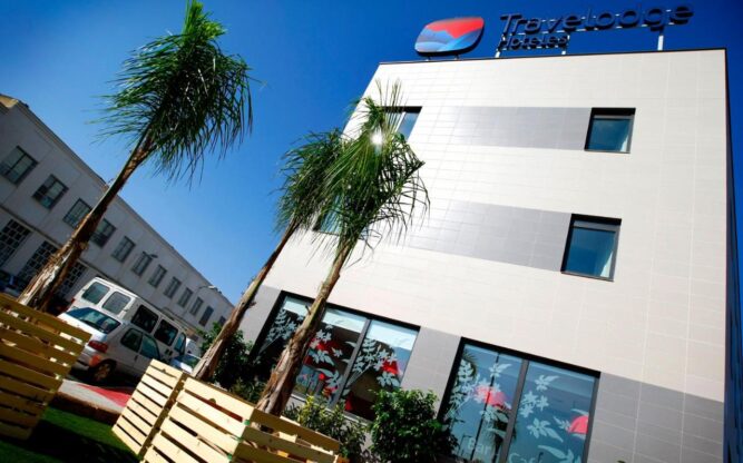 travelodge Valencia Airport hotel