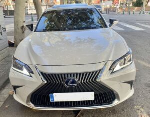 barcelona-airport-taxi-sedan Front view of a wh