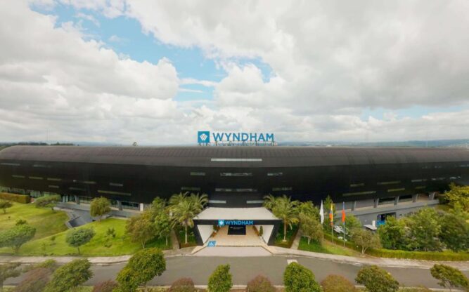 wyndham quito airport hotel