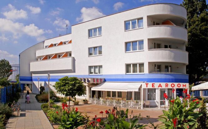 Hotel Set Bratislava International Airport Photos