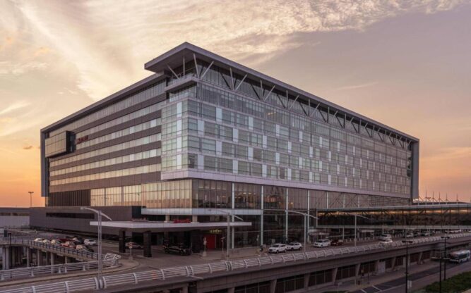 Marriott Montreal Airport In-Terminal Hotel