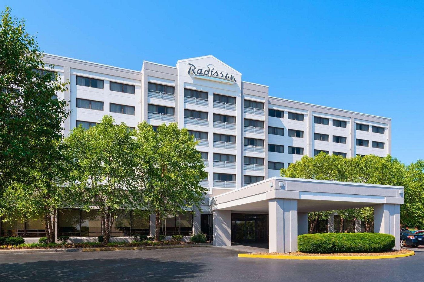 Nashville Airport: All about Terminals, Parking, Lounges & Hotels