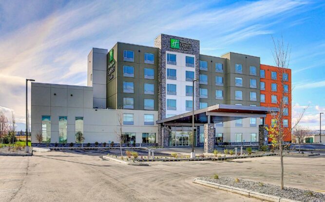 Holiday Inn Express & Suites - Calgary Airport