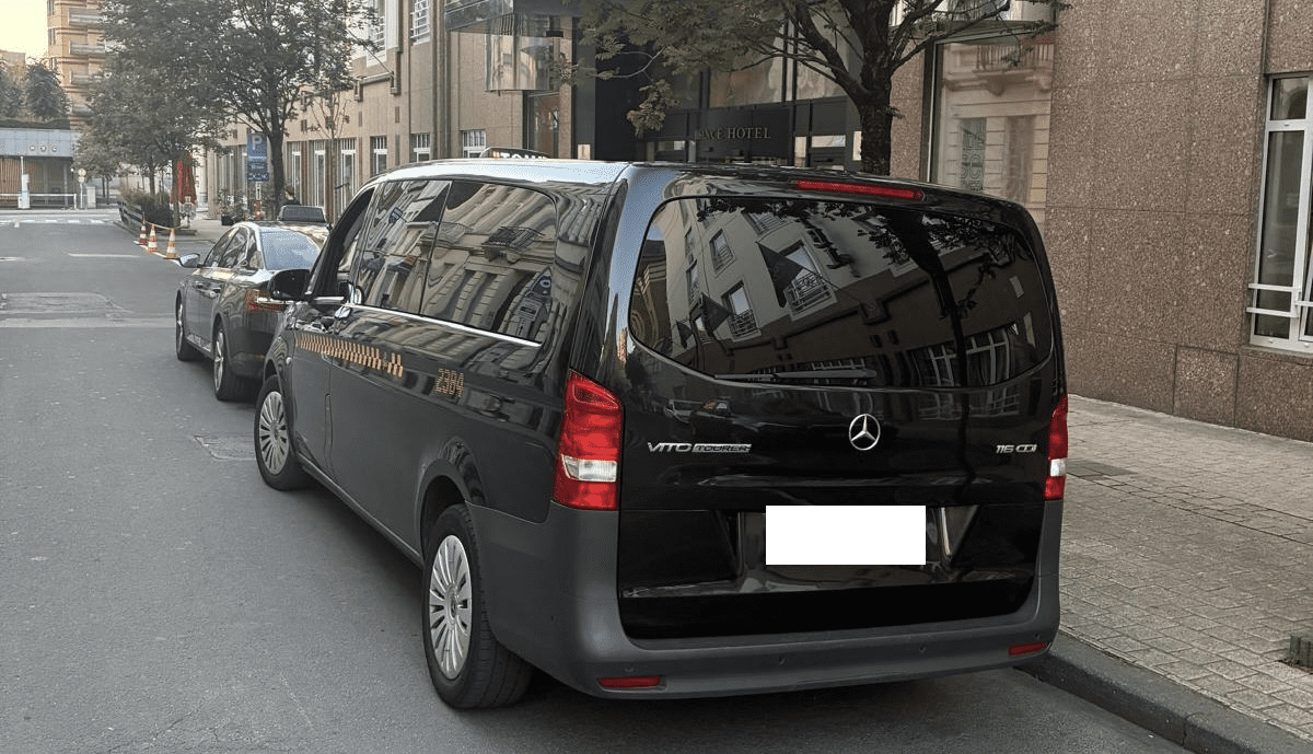 brussels airport taxi (minivan)
