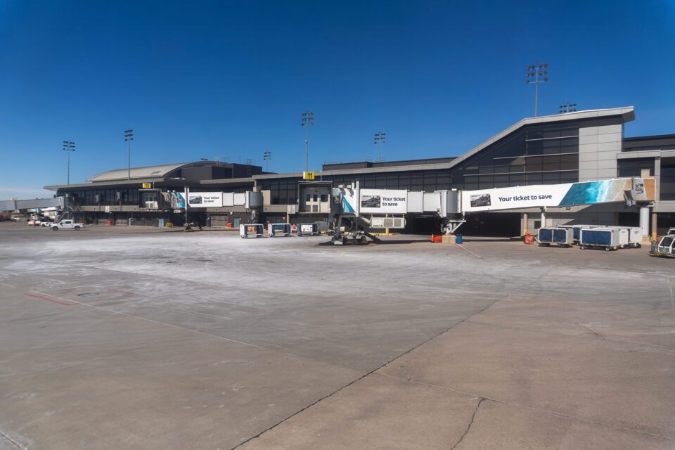 Calgary Terminal Calgary Airport: All about the Terminals, Parking, Lounges & Hotels