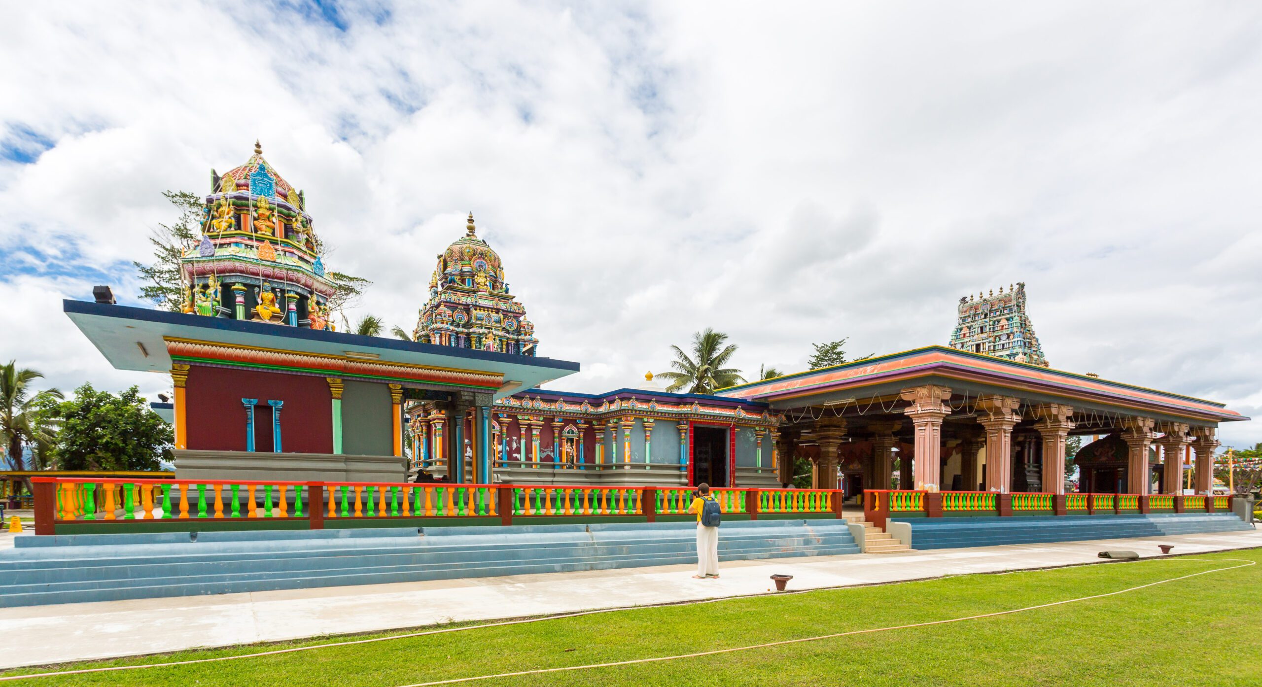 nadi airport transfers for families
