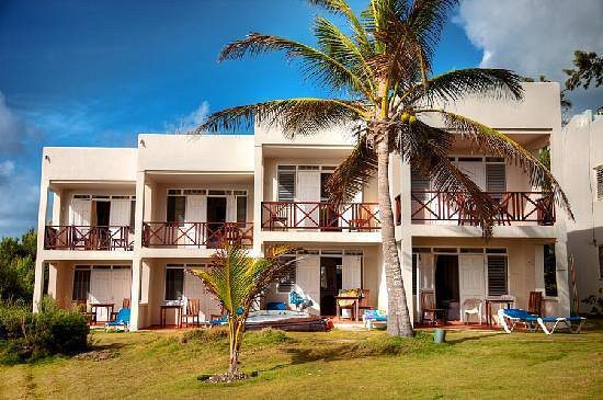 Ocean Spray Apartments, Hotel near Barbados Airport